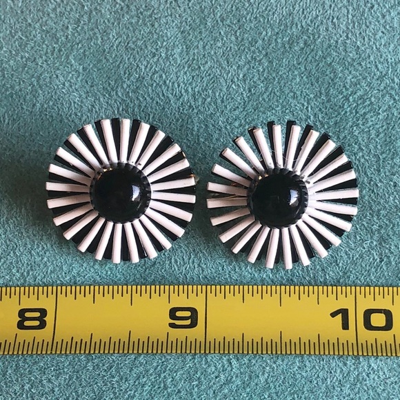 Vintage MARVELLA earrings - Picture 8 of 8